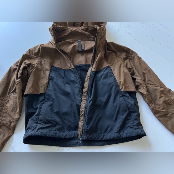 Lululemon Evergreen Cropped Full-Zip Hoodie - Picture 6 of 11